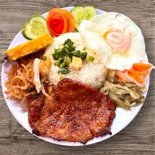 Hình ảnh Cơm Tấm Sườn Bì Chả Trứng