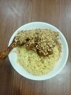 Hình ảnh Cơm Gà Xối Mỡ Mắm Tỏi ( đùi tỏi ) 