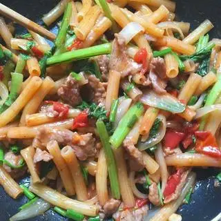 Hình ảnh Nui xào bò