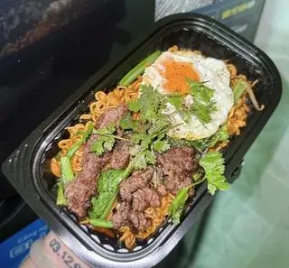 Hình ảnh Mì xào bò
