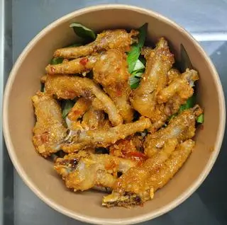 Hình ảnh Chân gà lắc sa tế cay