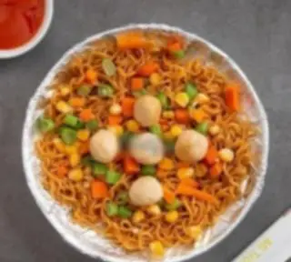 Hình ảnh Mì trộn viên chiên