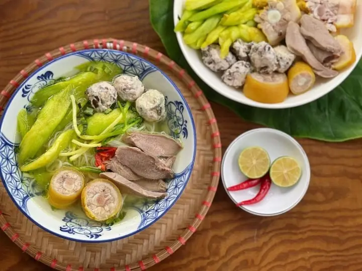 Hình ảnh Bún dọc mùng thịt+coca 