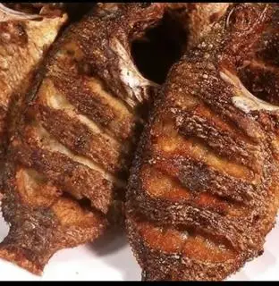Hình ảnh Cơm cá rô chiên muối ớt + nước