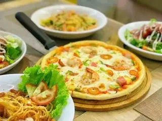 Hình ảnh Pizza hải sản M