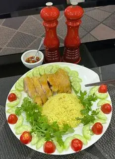Hình ảnh Cơm Má Đùi Gà 