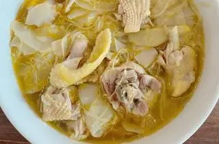 Hình ảnh cổ cánh nấu măng chua hoà bình