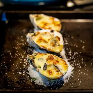 Hình ảnh Hàu phô mai - phần 5 con