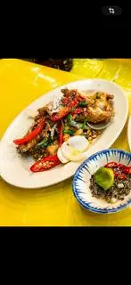 Hình ảnh Chân gà chiên nước mắm