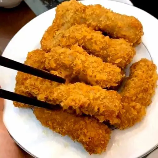 Hình ảnh Nem chua rán trần công châu