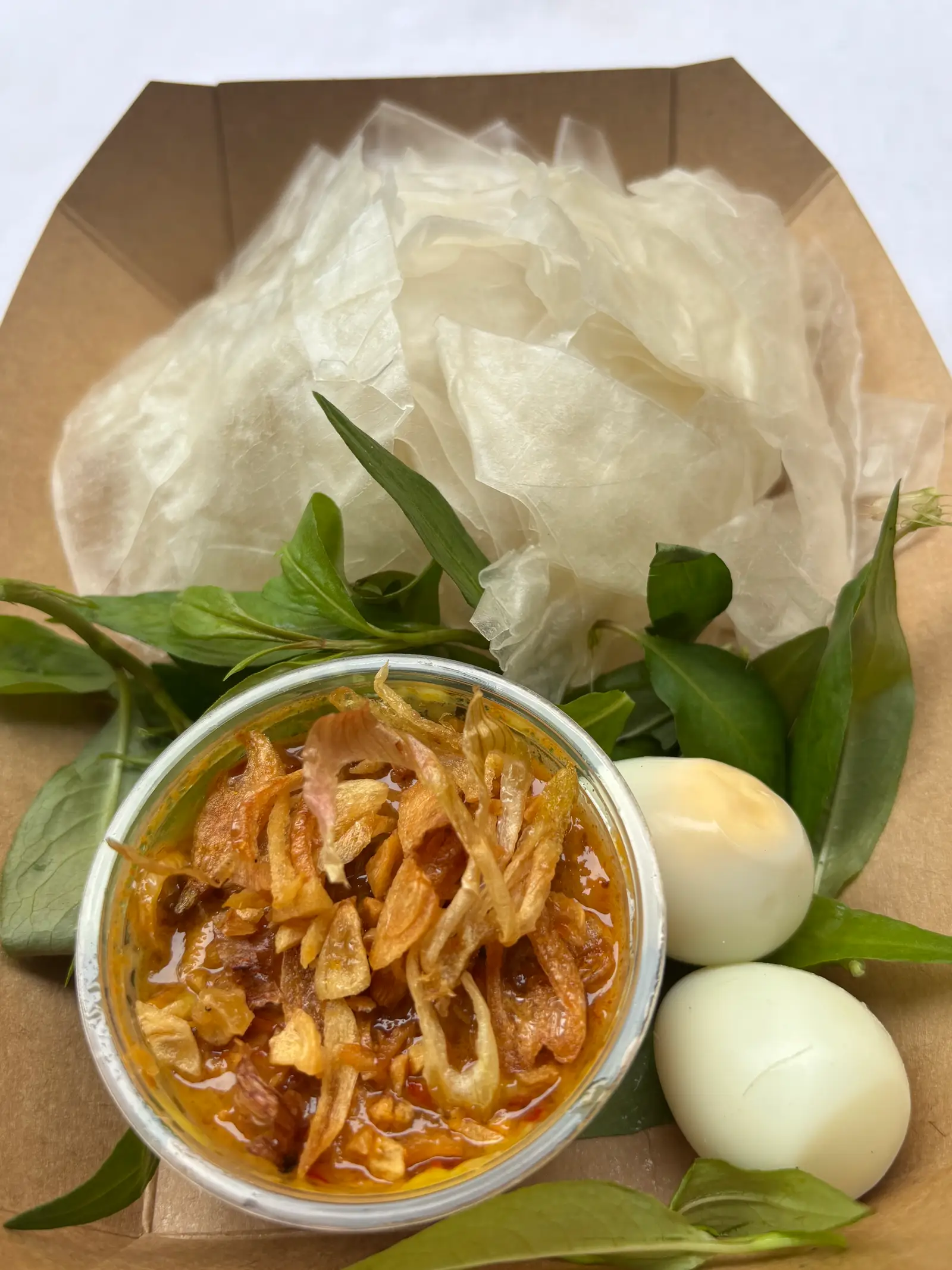 Hình ảnh Bánh Tráng Phơi Sương Chấm Muối Ớt