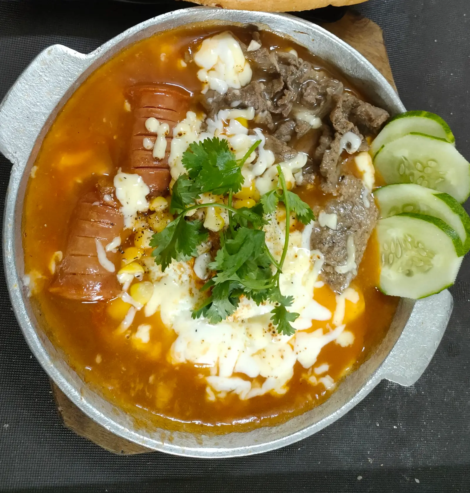 Hình ảnh Bánh mì chảo đặc biệt