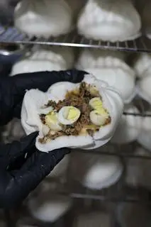 Hình ảnh Bánh bao trứng thịt