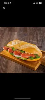 Hình ảnh Bánh mì pate xúc xích