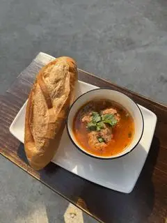Hình ảnh Bánh mì xíu mại