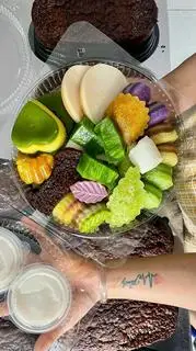 Hình ảnh Bánh quê mix các loại ăn kèm cốt dừa béo
