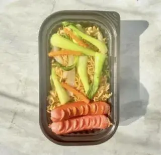 Hình ảnh Mì xào xúc xích