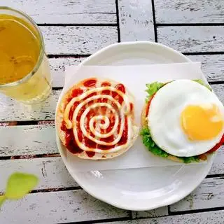 Hình ảnh Burger trứng sốt BBQ