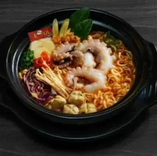 Hình ảnh Mì kim chi bạch tuộc