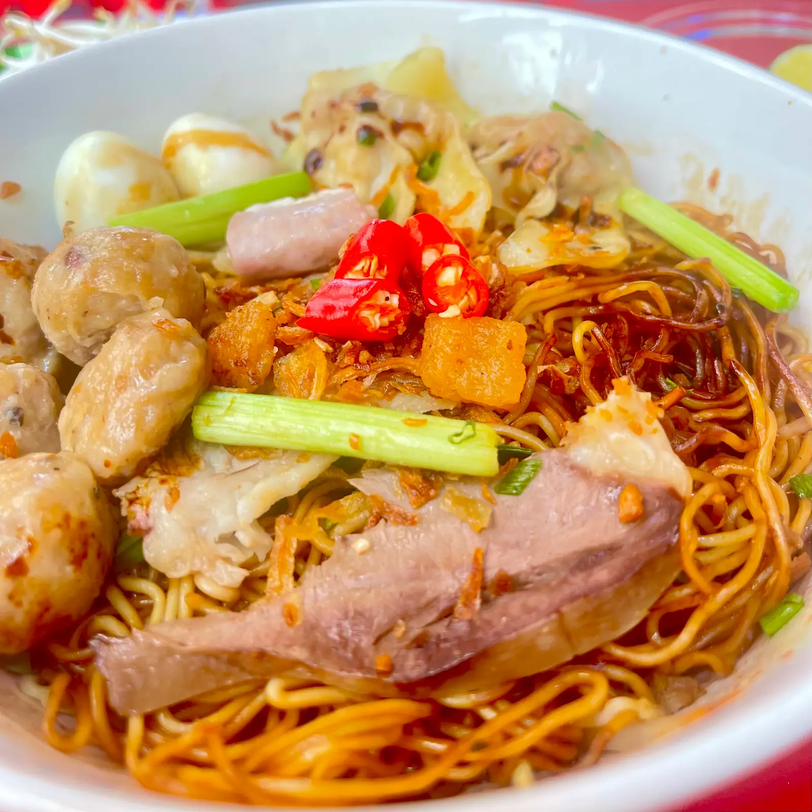 Hình ảnh Mì trộn khô 2 vắt thập cẩm đặc biệt