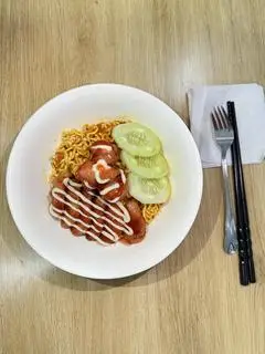 Hình ảnh Mì Trộn Dân Tổ Xúc Xích