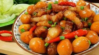 Hình ảnh Cơm thịt kho trứng cút + món ăn kèm