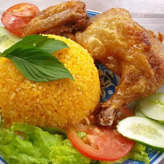 Hình ảnh Cơm gà xối mỡ