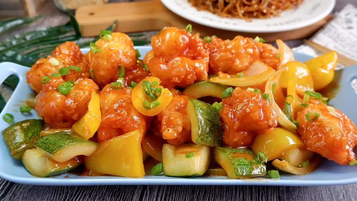 Hình ảnh Cơm chiên tôm xào chua ngọt