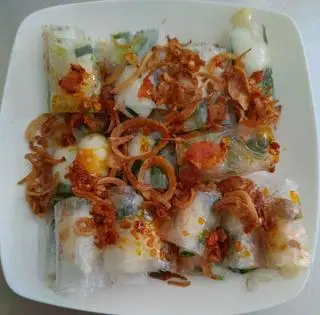 Hình ảnh Bánh tráng cuốn trứng  hành phi 