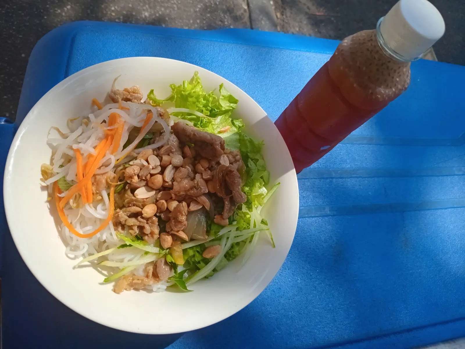 Hình ảnh combo..1 bún thịt xào +1 trà bí đao hạt chia 