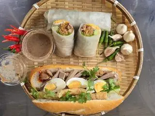 Hình ảnh Bánh mì Bình Định chuẩn vị