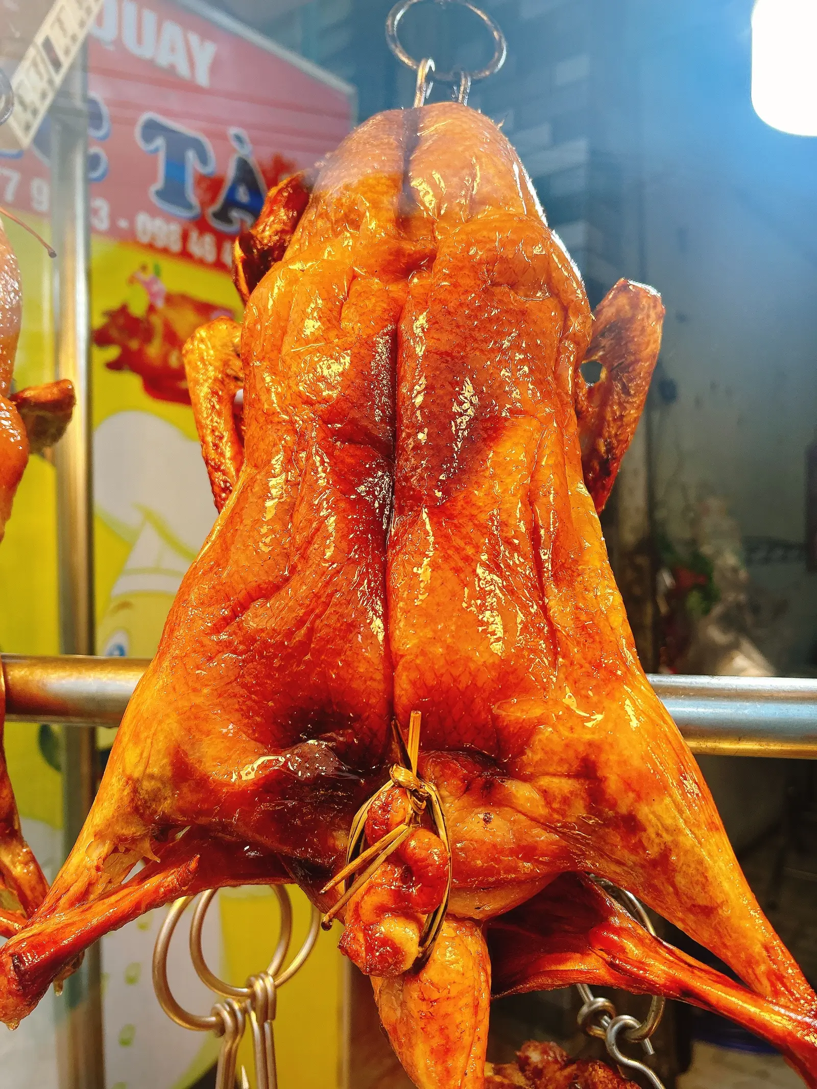 Hình ảnh Vịt quay sốt tiêu đen- da giòn