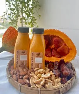 Hình ảnh Sữa Hạt sen, điều, gấc chín