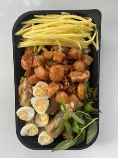Hình ảnh bánh tráng cuộn lắc muối tỏi tóp mỡ 