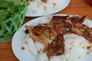 Hình ảnh Bánh cuốn thịt nướng 