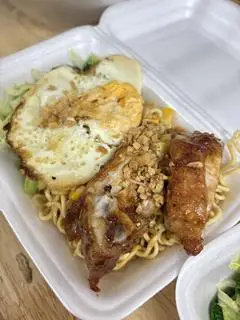 Hình ảnh MÌ INDO TRỘN GÀ BBQ-TRỨNG
