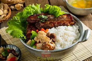 Hình ảnh Cơm Tấm Sườn Cây Nướng Củi