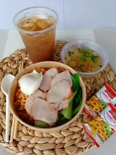 Hình ảnh Mì xá xíu súp trứng + trà tắc