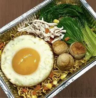 Hình ảnh Mì trộn Indomie trứng cá viên