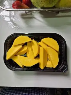 Hình ảnh xoài keo vàng giòn chua ngọt 350g