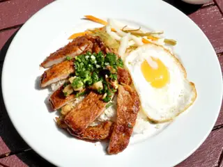 Hình ảnh Cơm sườn ốp la