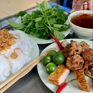 Hình ảnh Bánh cuốn chả viên thịt nướng