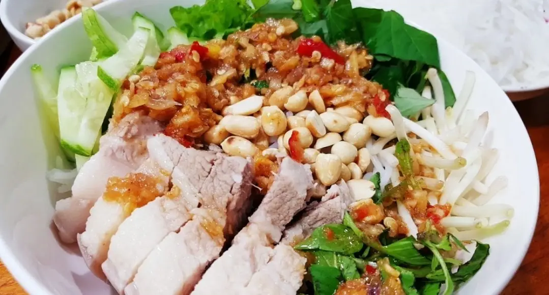 Hình ảnh Bún Trộn Thịt Heo