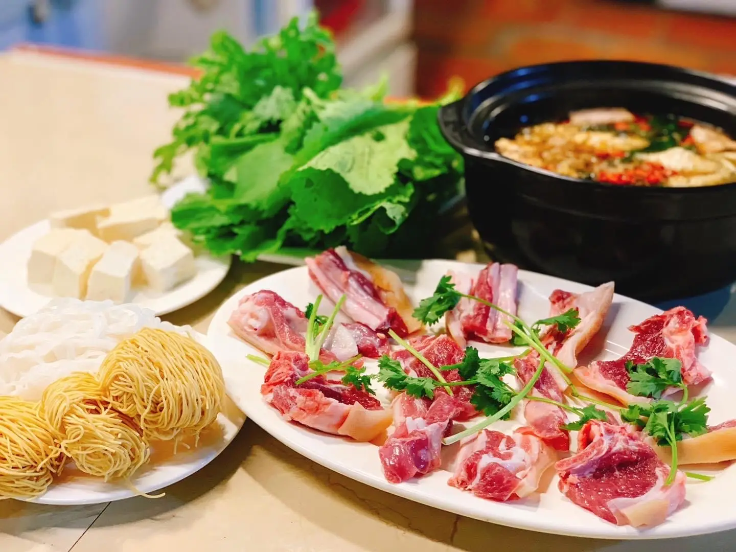 Hình ảnh Lẩu sườn dê tươi