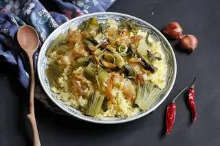 Hình ảnh Cơm Rang Tóp Mỡ Tặng 1 Ly Coca