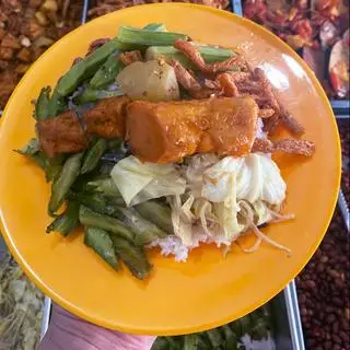 Hình ảnh Cơm chay thập cẩm Dồi Sụn
