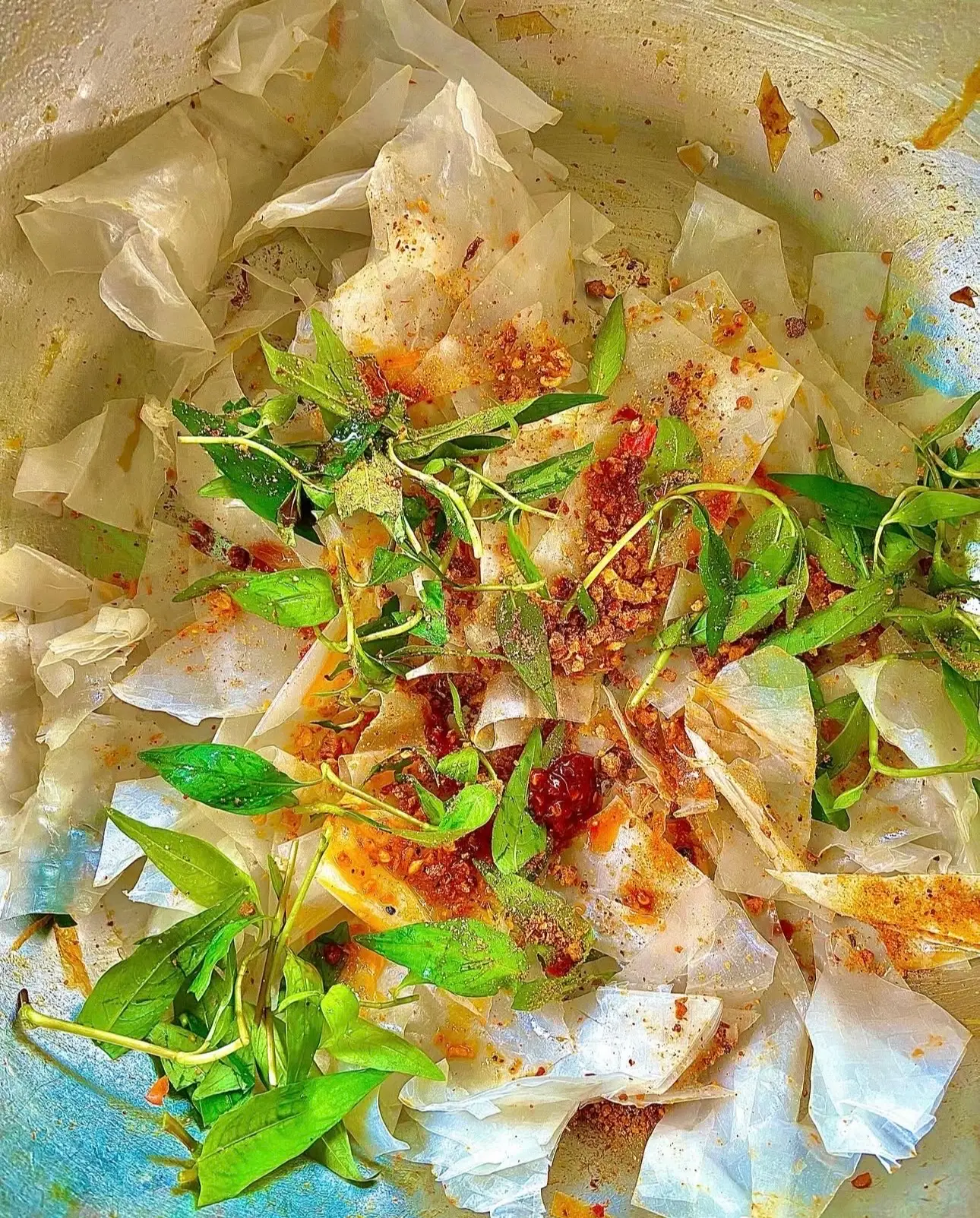 Hình ảnh Bánh tráng trộn bà gánh ( vị chua )