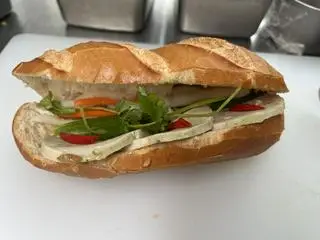 Hình ảnh Bánh mì chả lụa chay