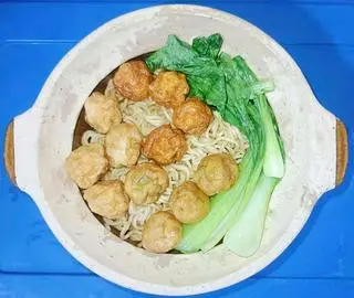 Hình ảnh F. Mì Trộn Tôm Viên Cá Viên Cá Viên Rau Củ 