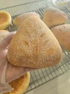 Hình ảnh Bánh mì nhân Cade